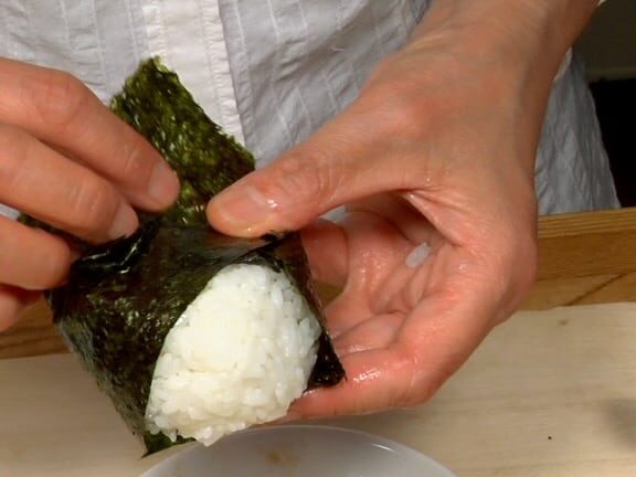 La meilleure recette d’onigiri – boulettes de riz farcies pour ravir vos papilles japonaises
