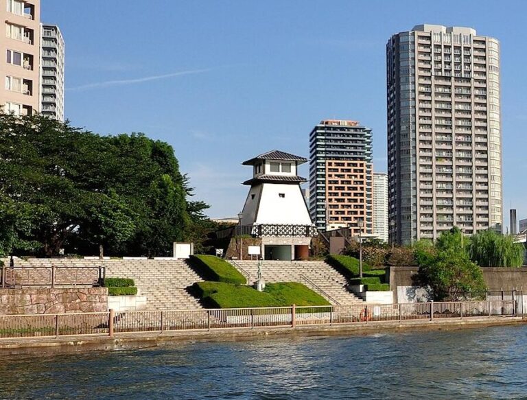 Monjayaki à Tsukishima et Tsukuda sur la rivière Sumida : Une promenade gourmande au Japon